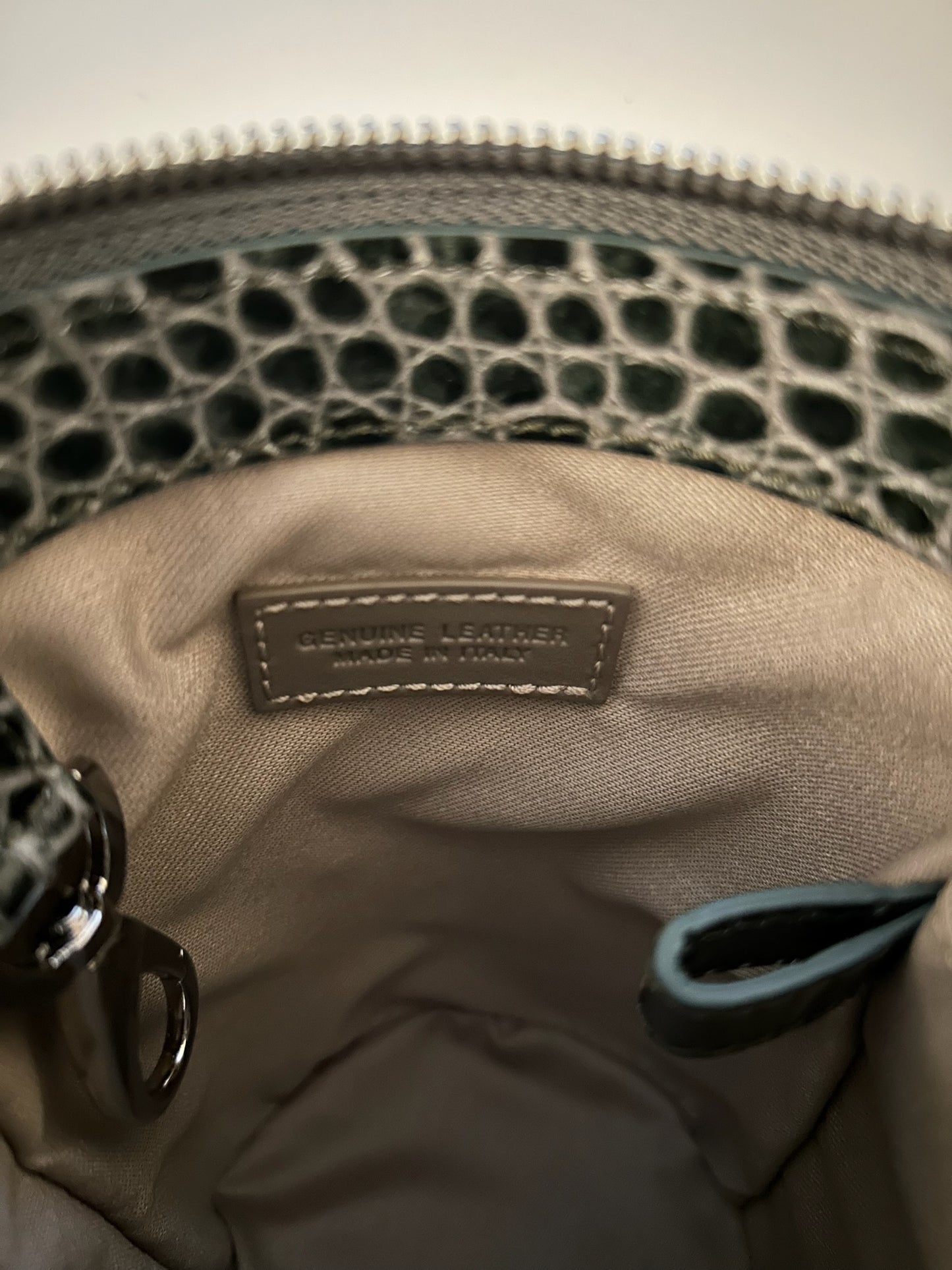 Fex bag
— embossed leather —
— green —